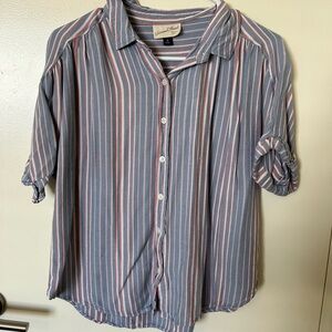 Button up blouse, Medium. Lightly worn but in great condition